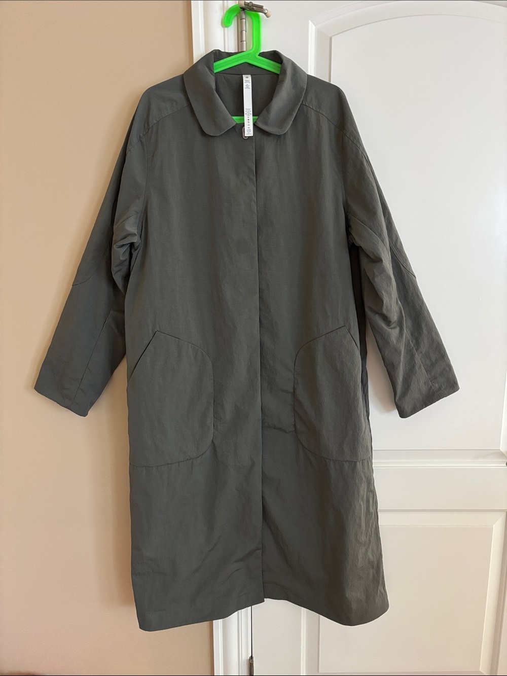 Lululemon Women's Long Rain Coat Jacket Gray Size 12.